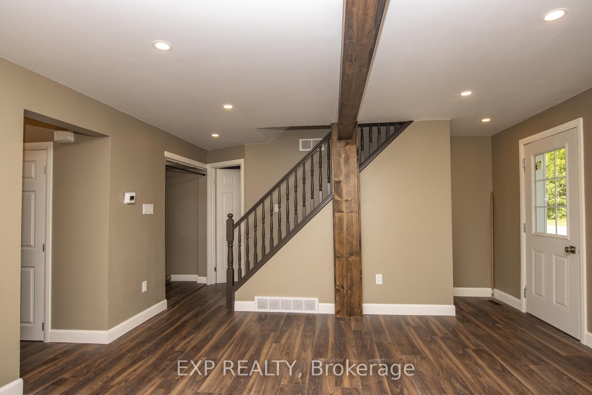 190 MUNROE Street photo 10
