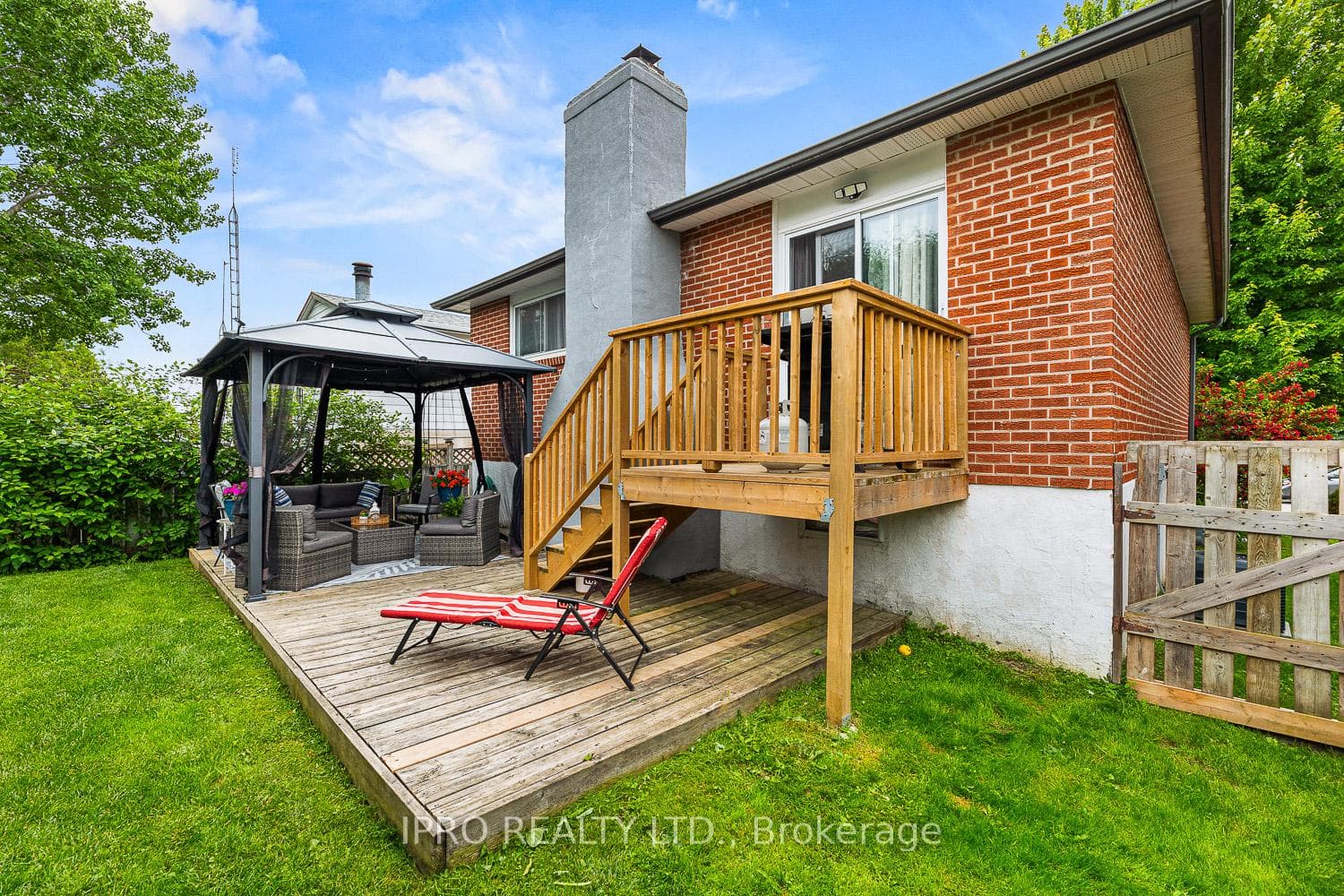 216 Thoms Crescent photo 34