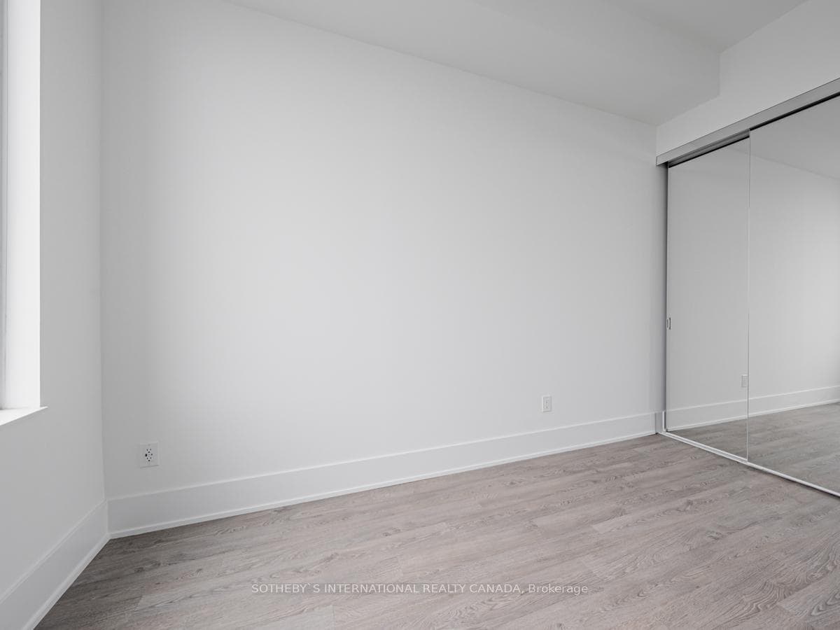 470 Front Street Unit GPH15 photo 27