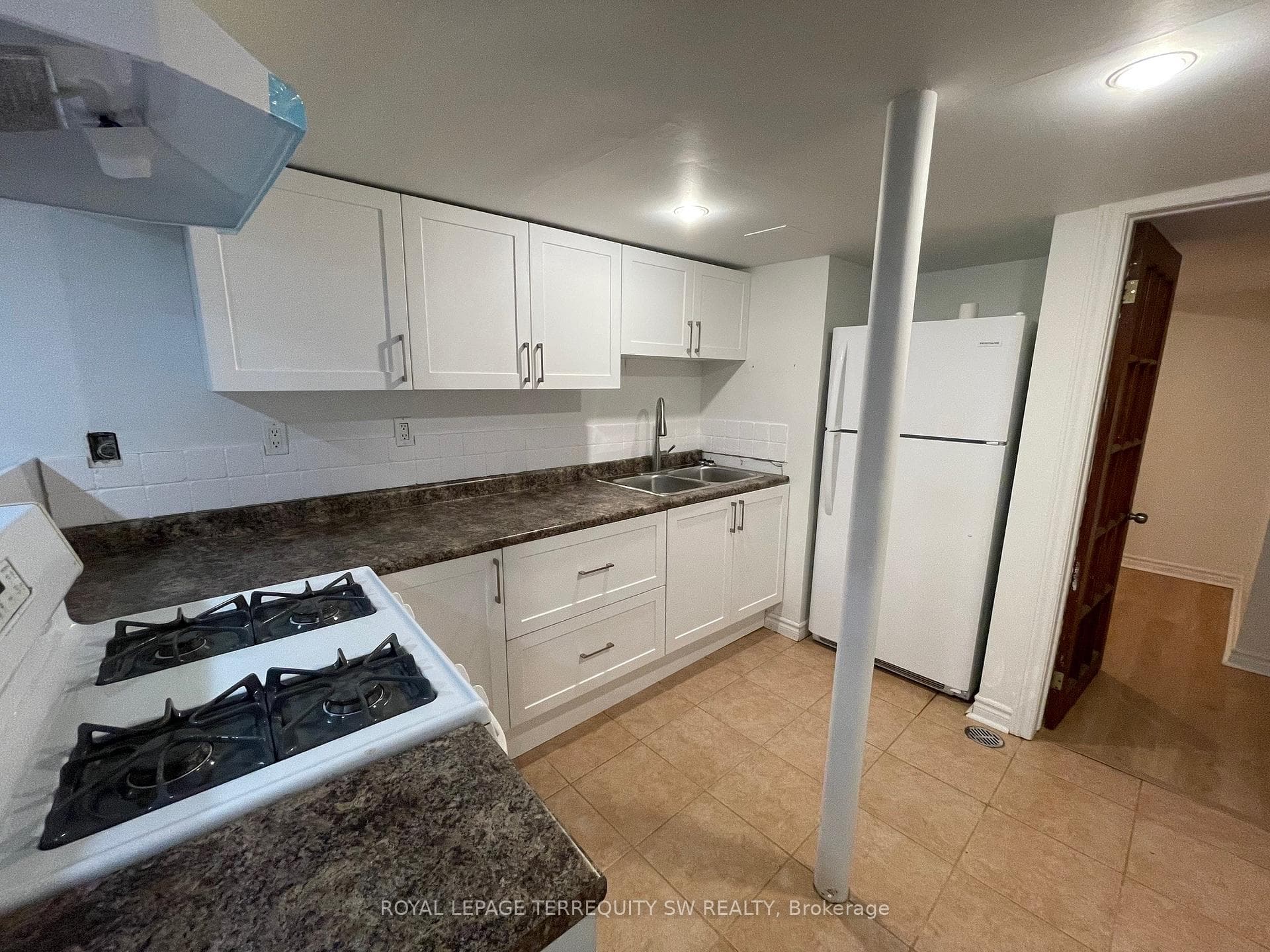 8 Sorauren Avenue Unit Ft Lwer photo 5