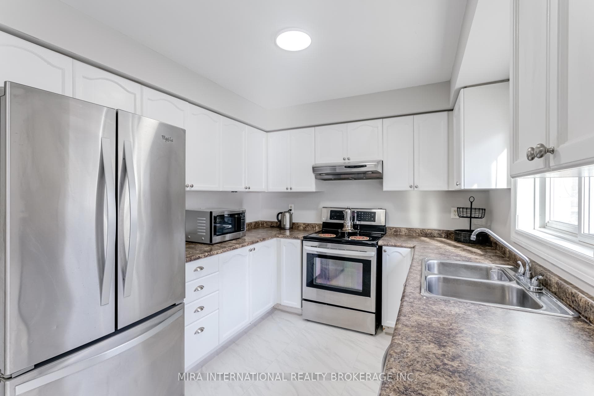 313 Esther Drive photo 9
