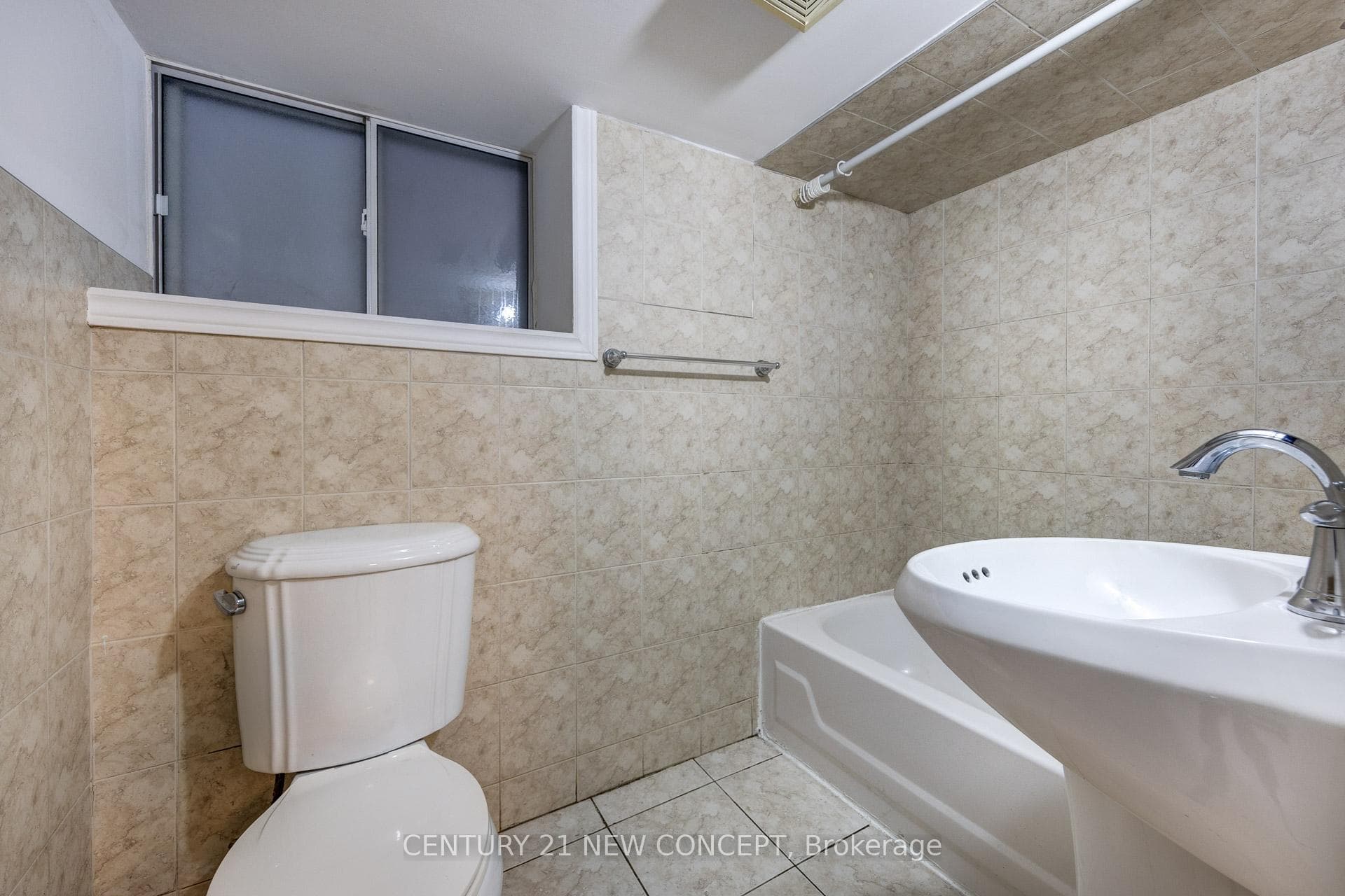 1113 Dufferin Street photo 32