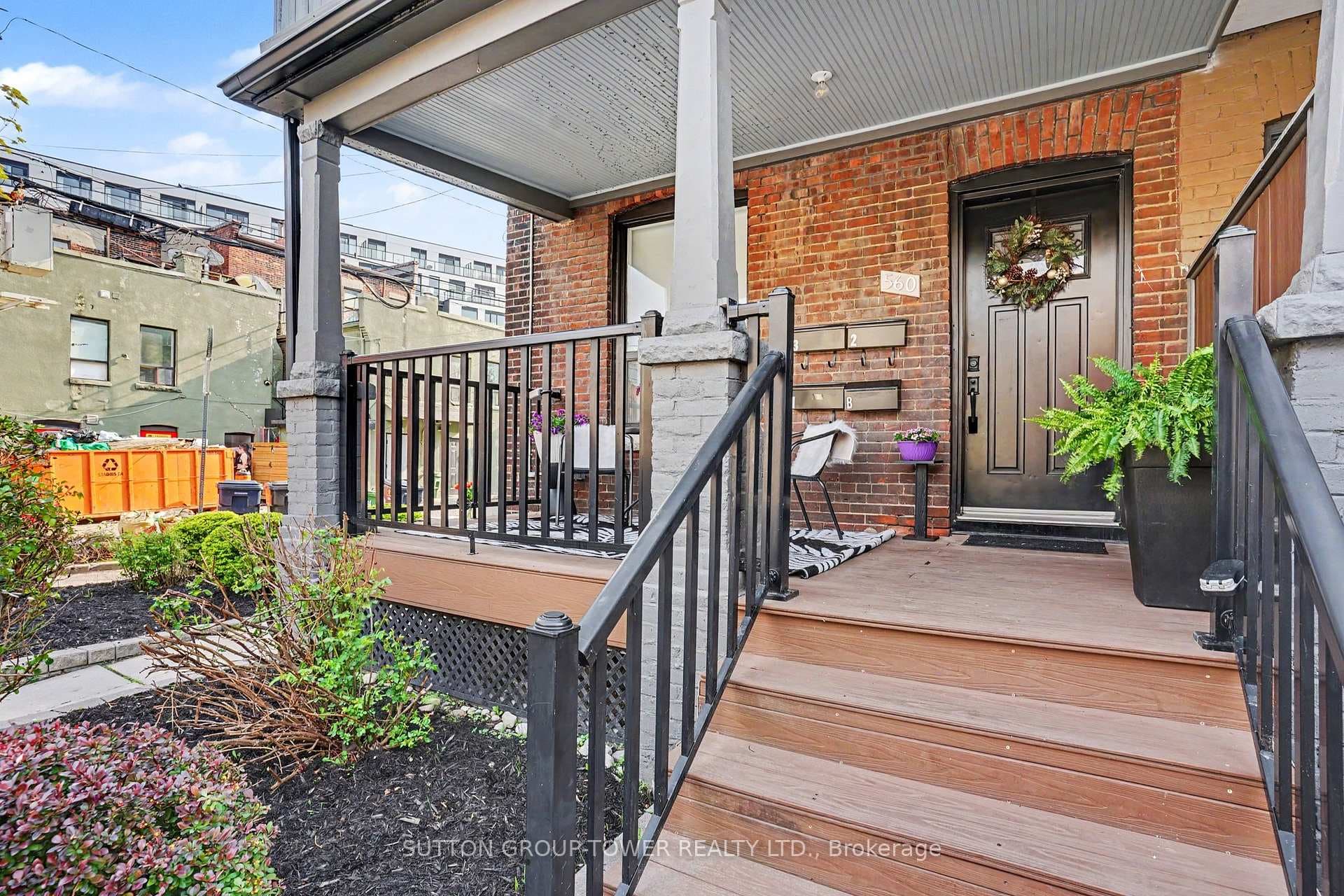 560 Indian Grove photo 5