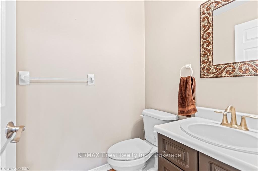 255 FRIARHILL Crescent photo 19
