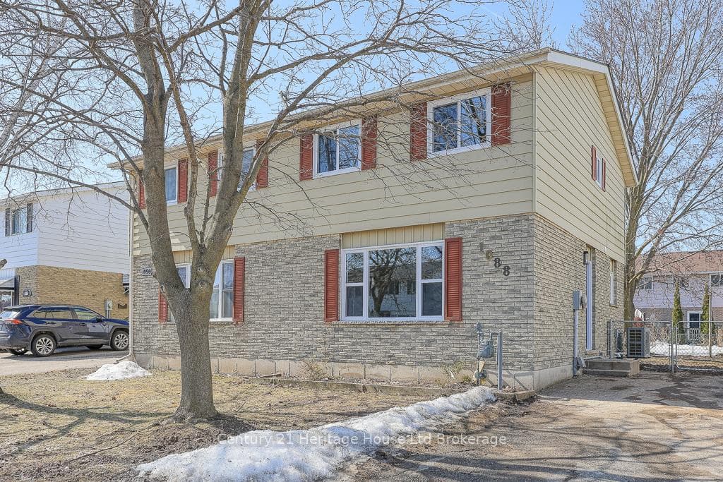 1088 Canfield Crescent photo 2