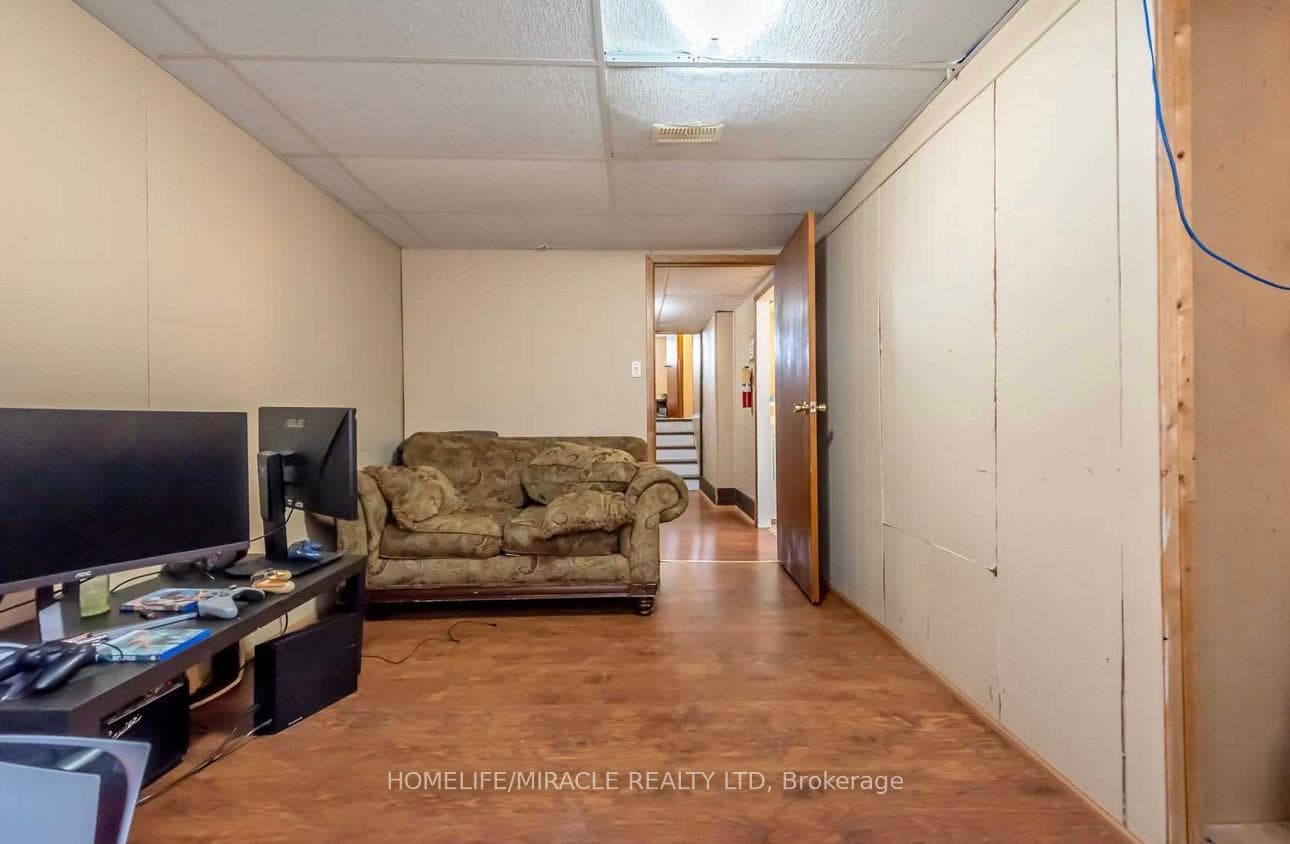 90 Tupper Drive Unit Bsmt photo 7