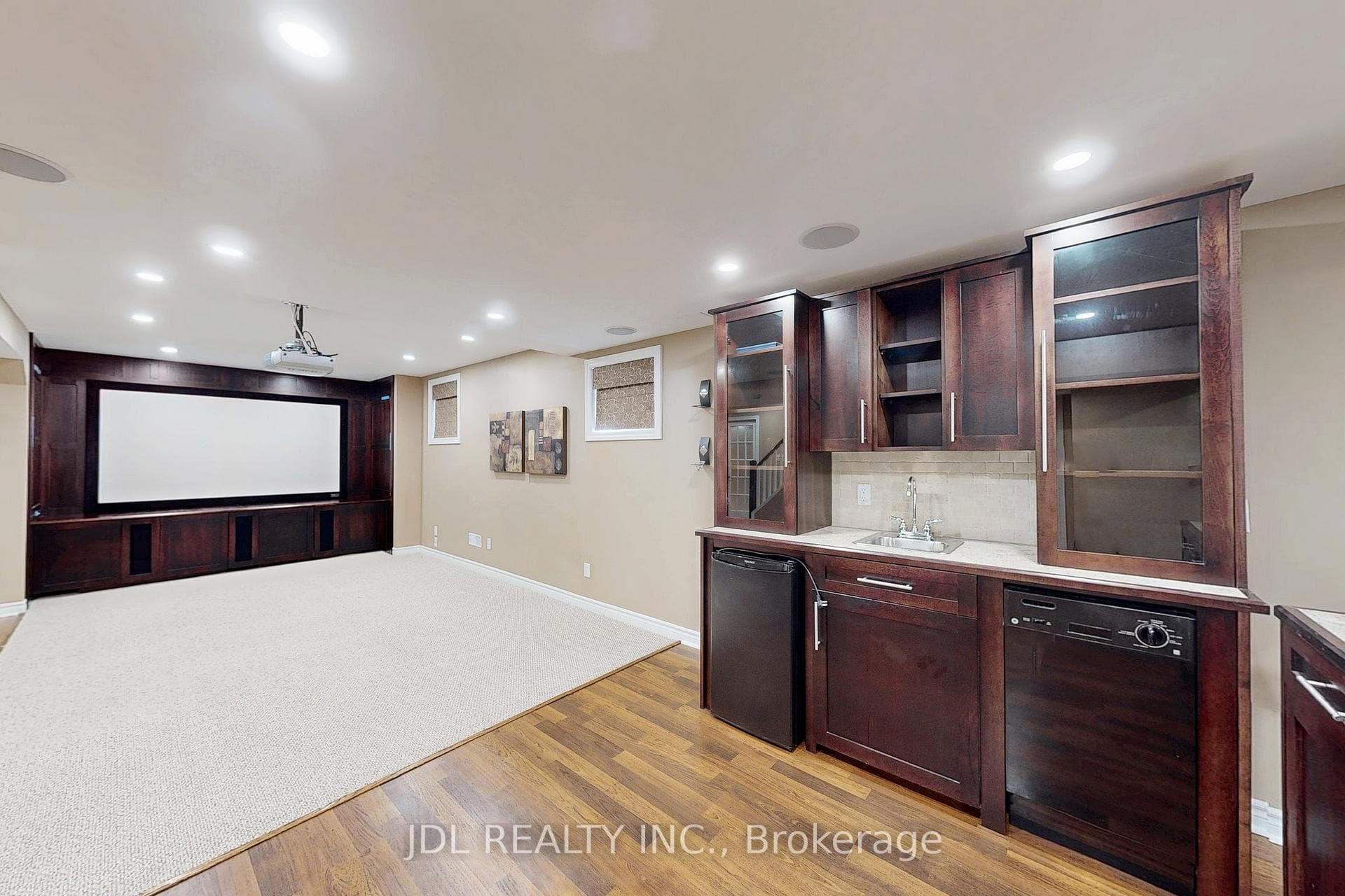 240 Lexington Road photo 42