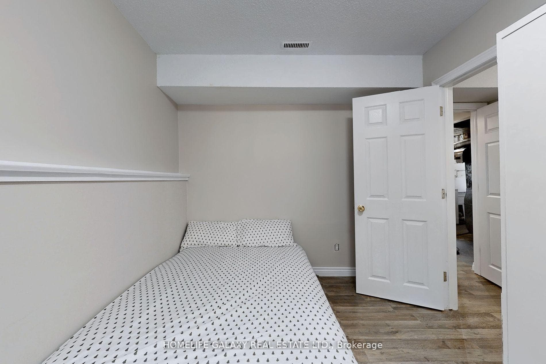 35 Blacktoft Drive photo 28