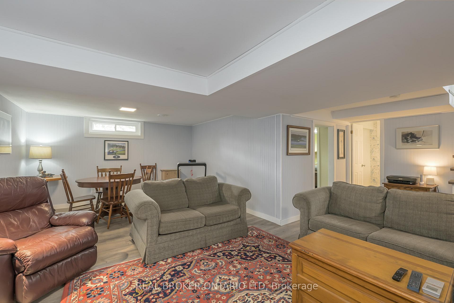 589 Middlewoods Drive photo 26