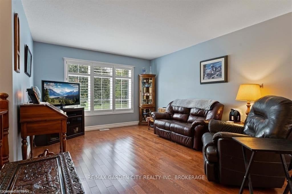 19 GLEN PARK Drive photo 6