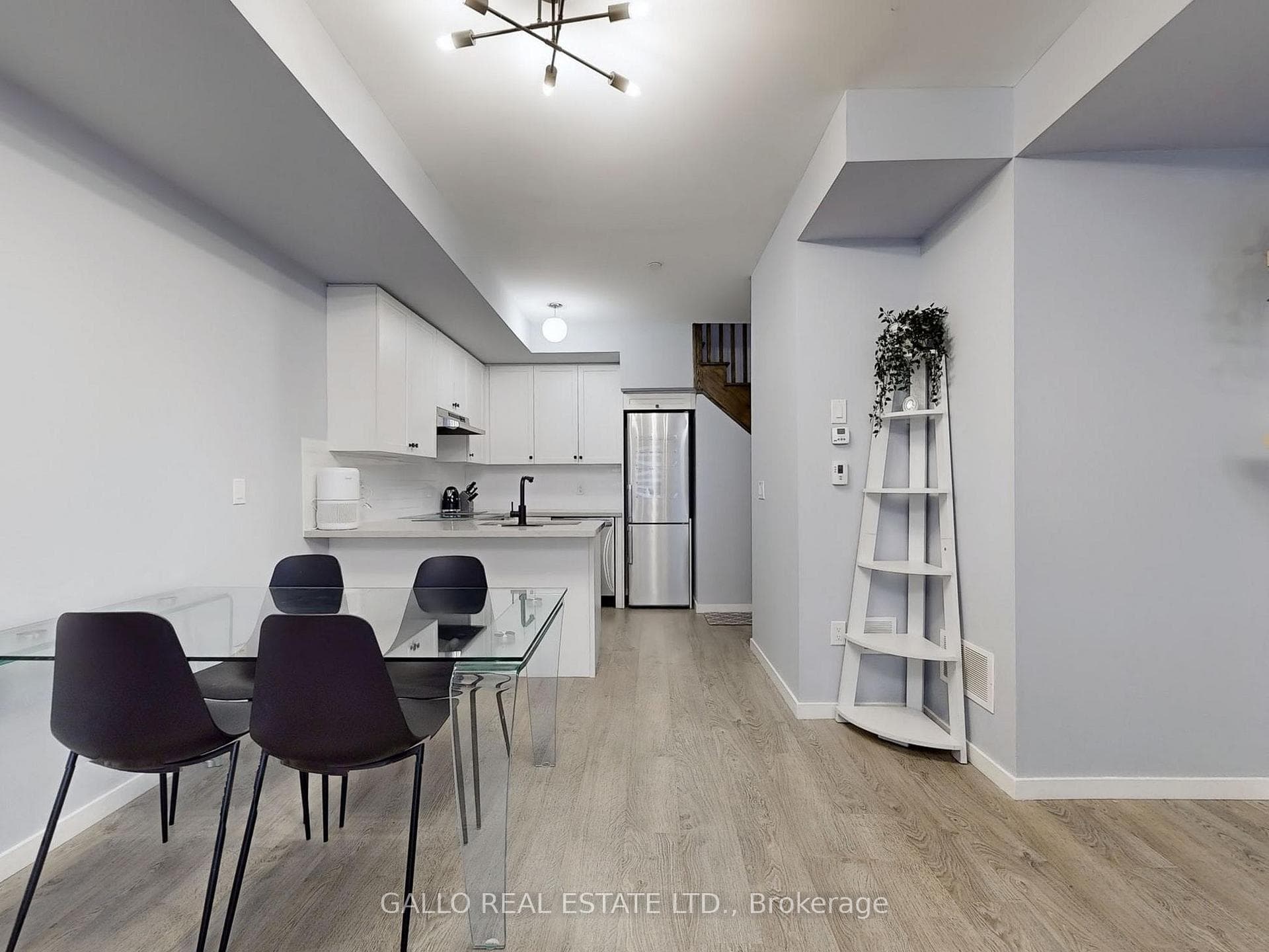 100 Alex Gardner Circle Unit 13 photo 8