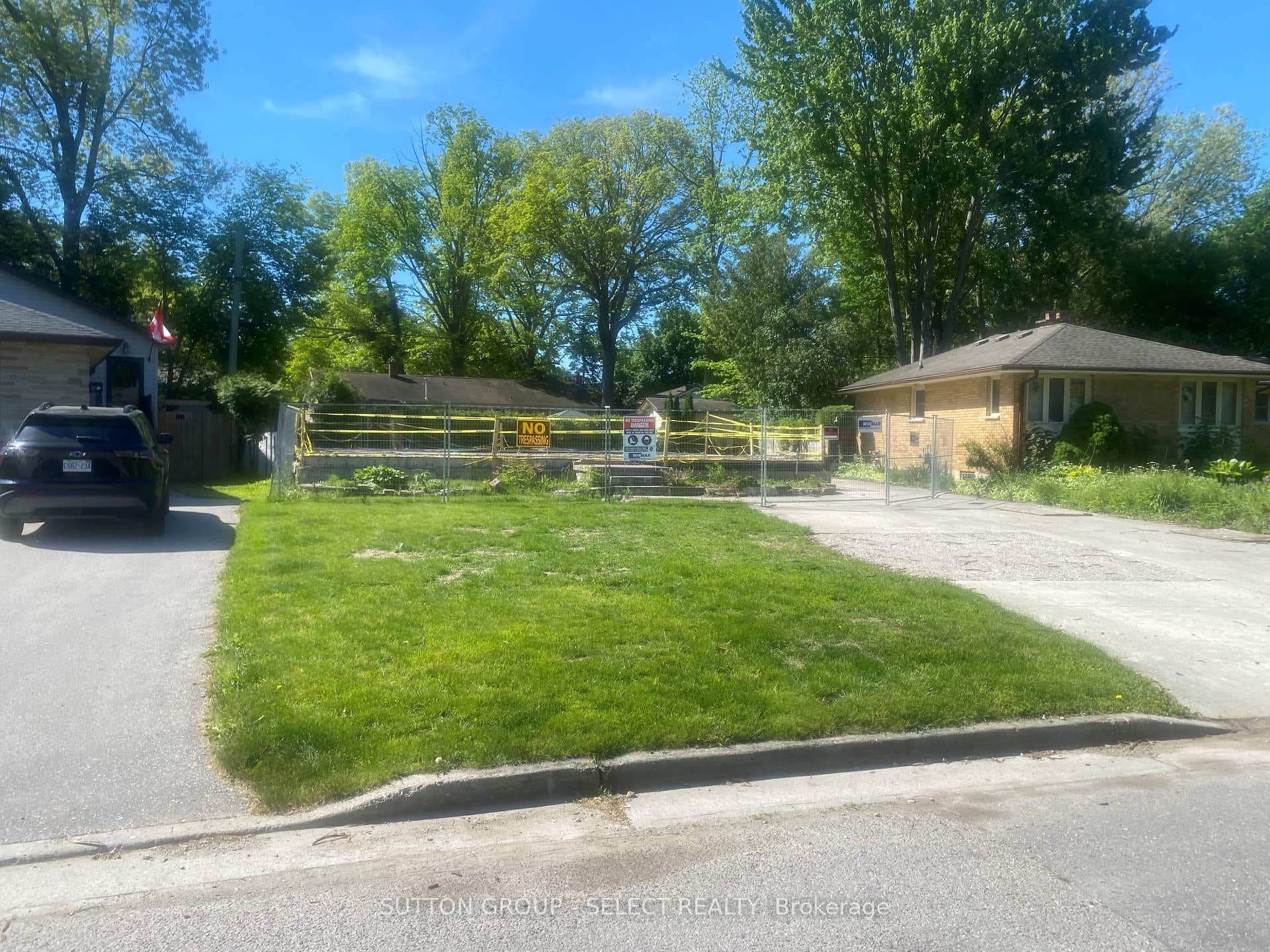 17 Arcadia Crescent photo 3