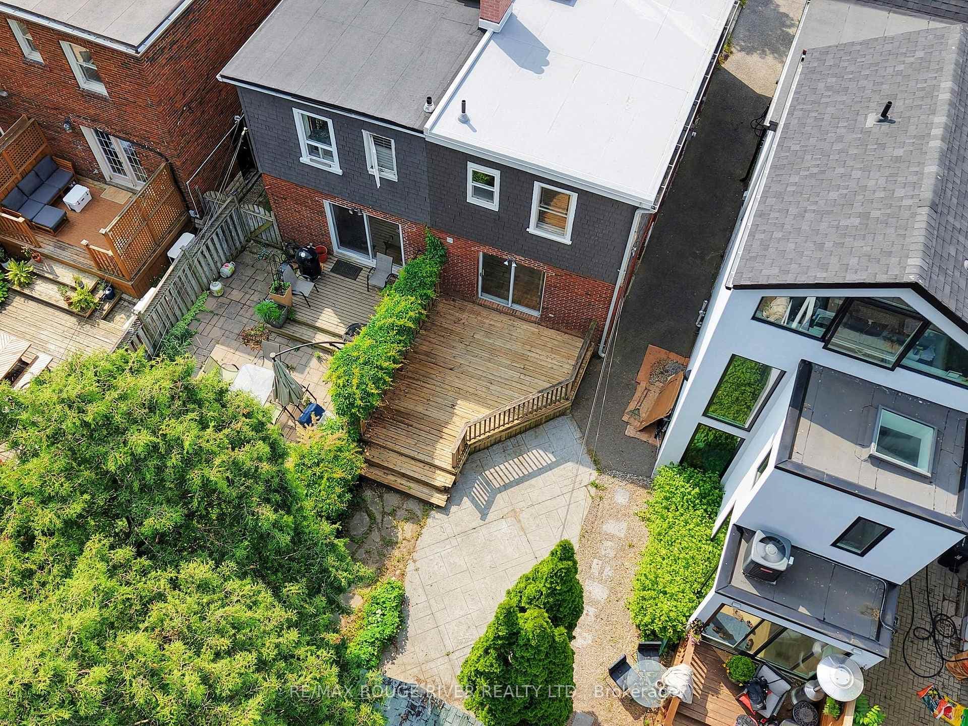 474 Merton Street photo 32
