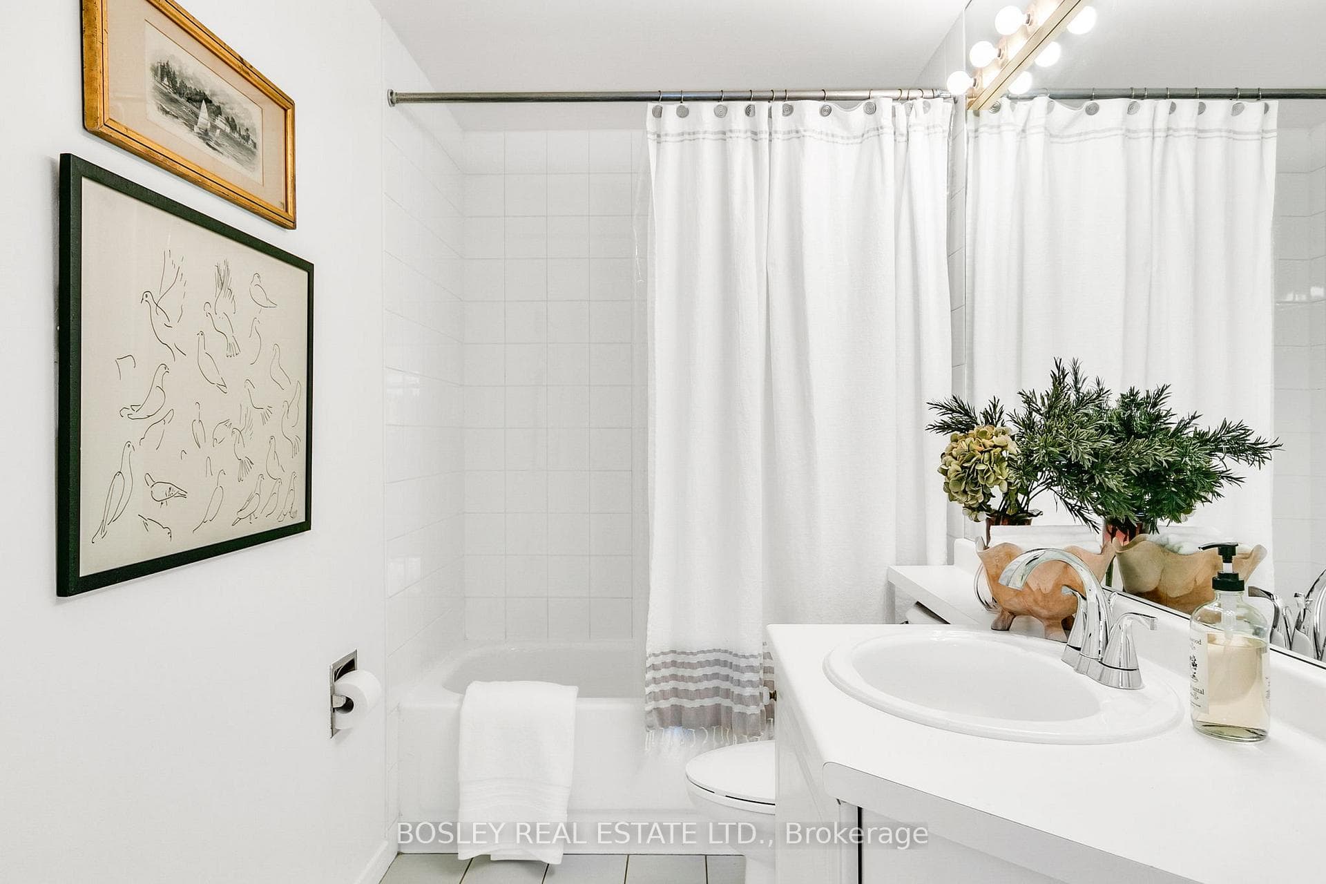 1818 Bayview Avenue Unit 405 photo 43