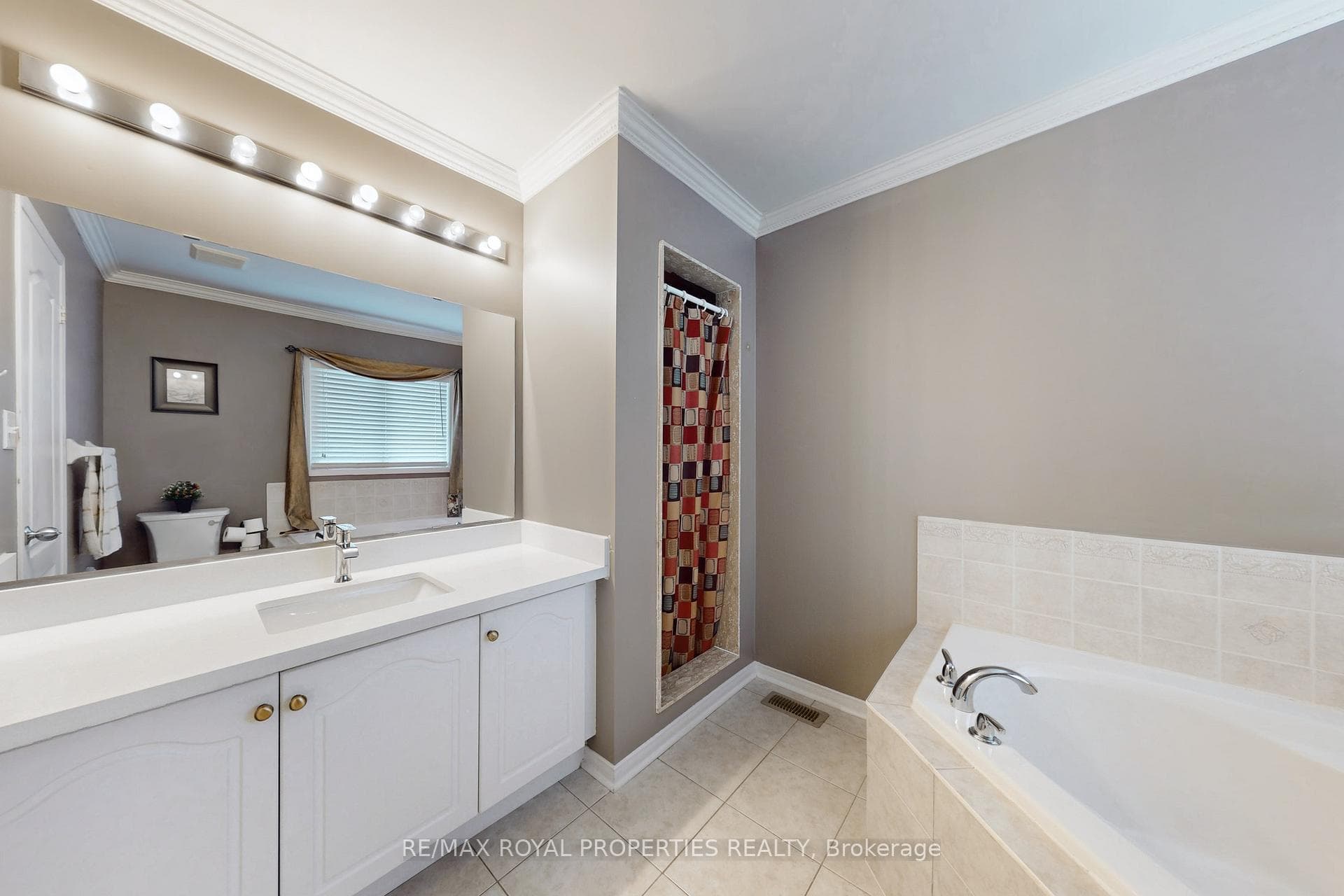 61 Rampart Crescent photo 18