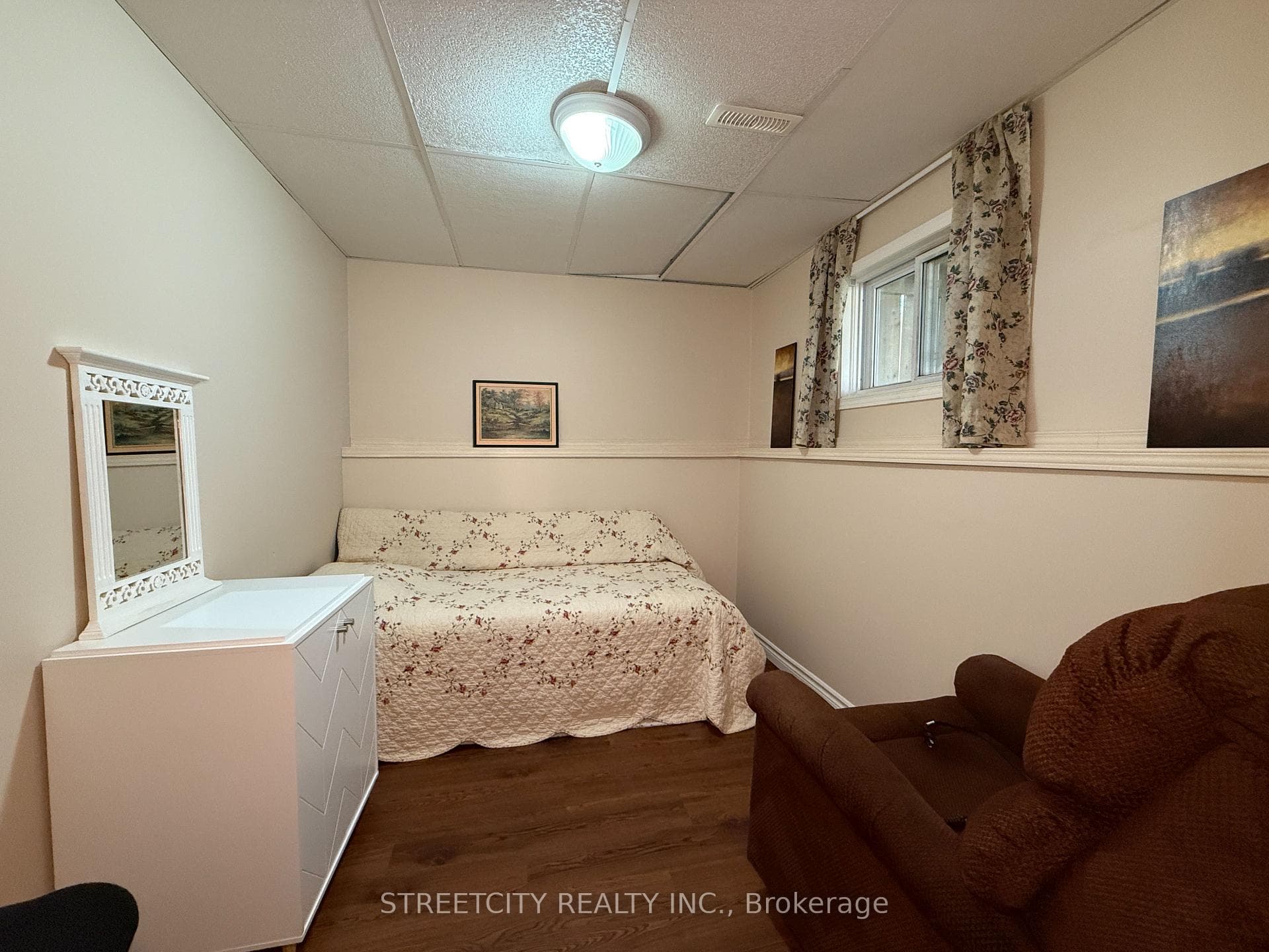 509 Brooke Street photo 16