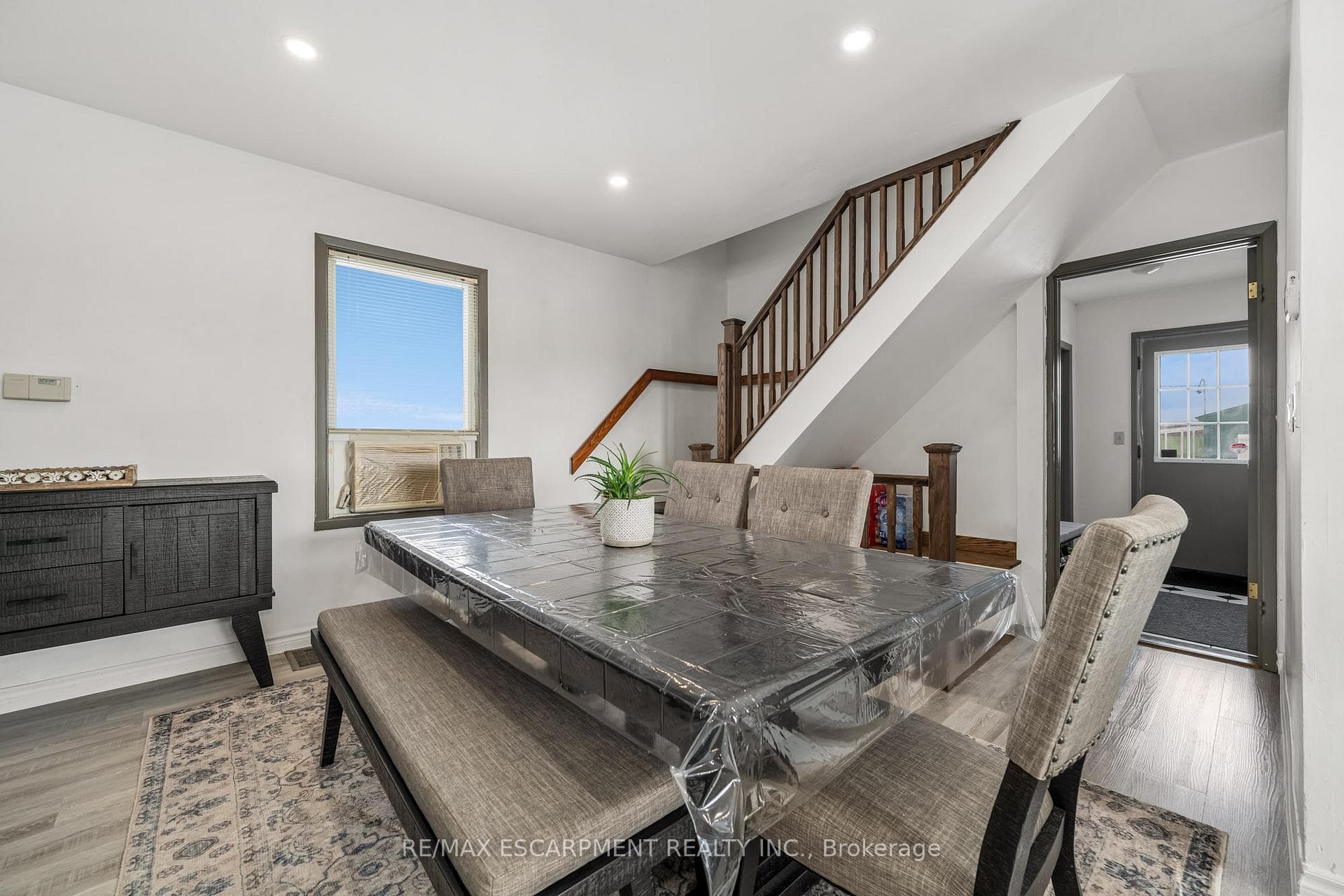 4679 Cherry Avenue photo 4