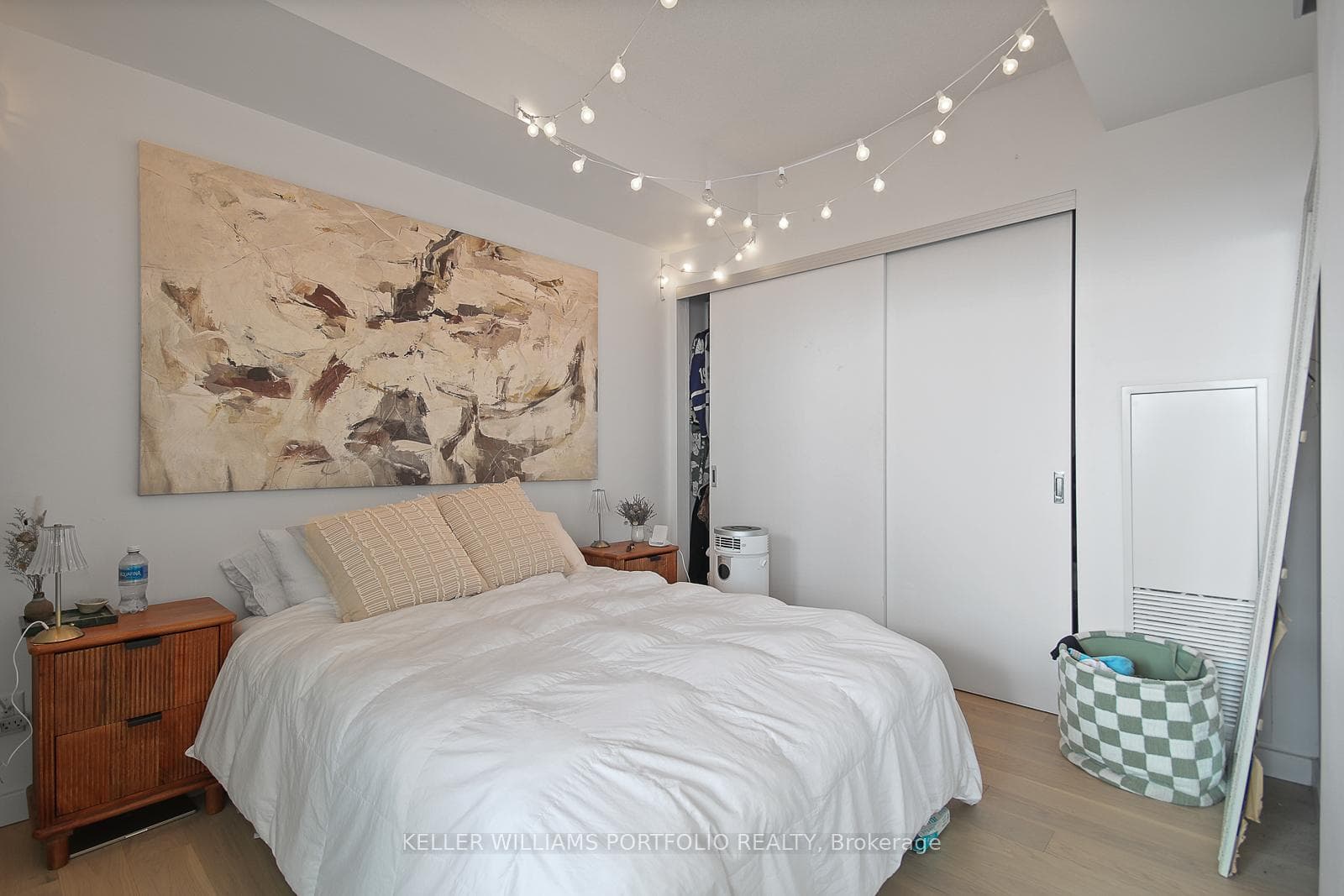 8 Charlotte Street Unit 2209 photo 17