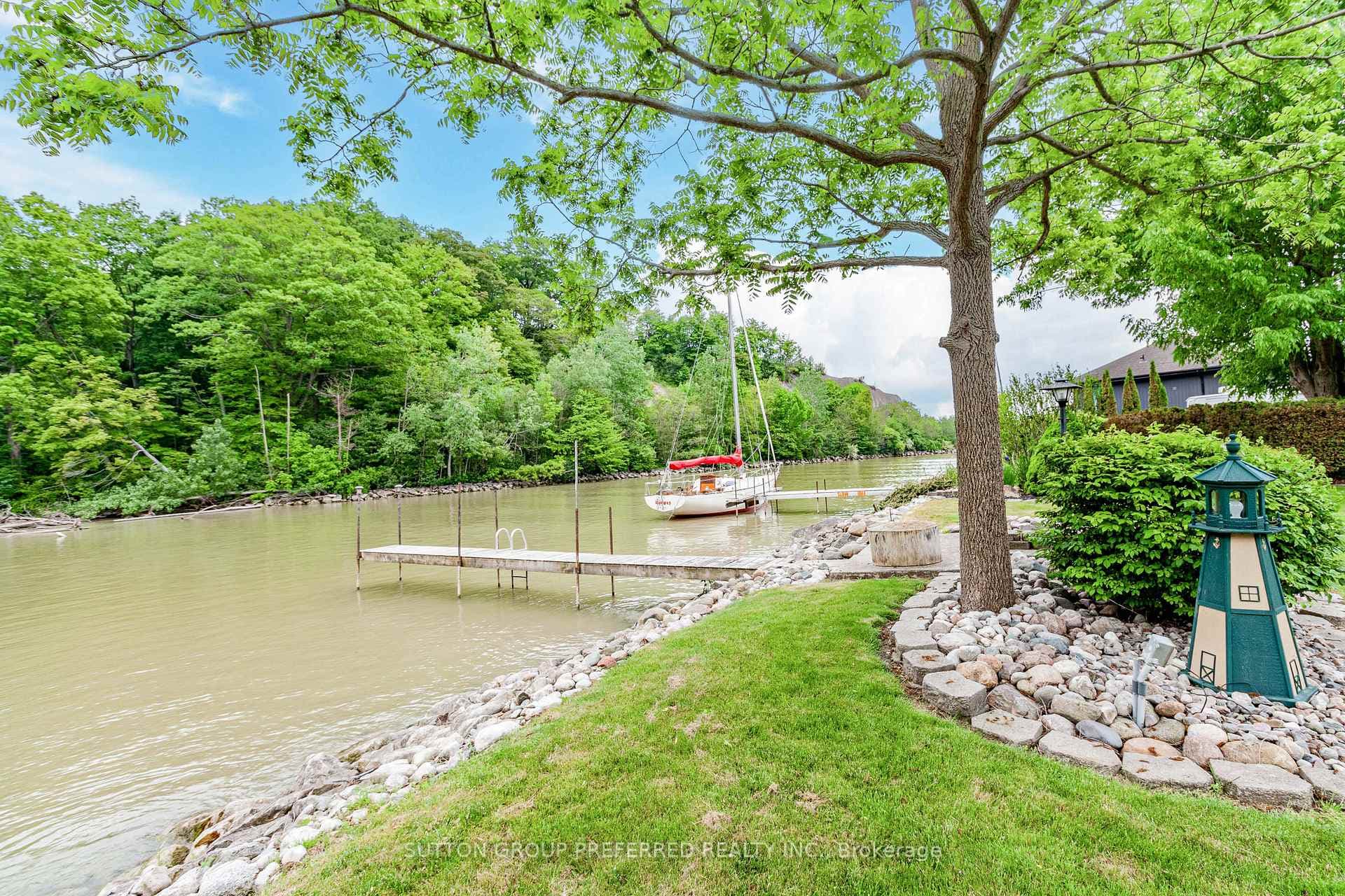 3270 Colin Street photo 44