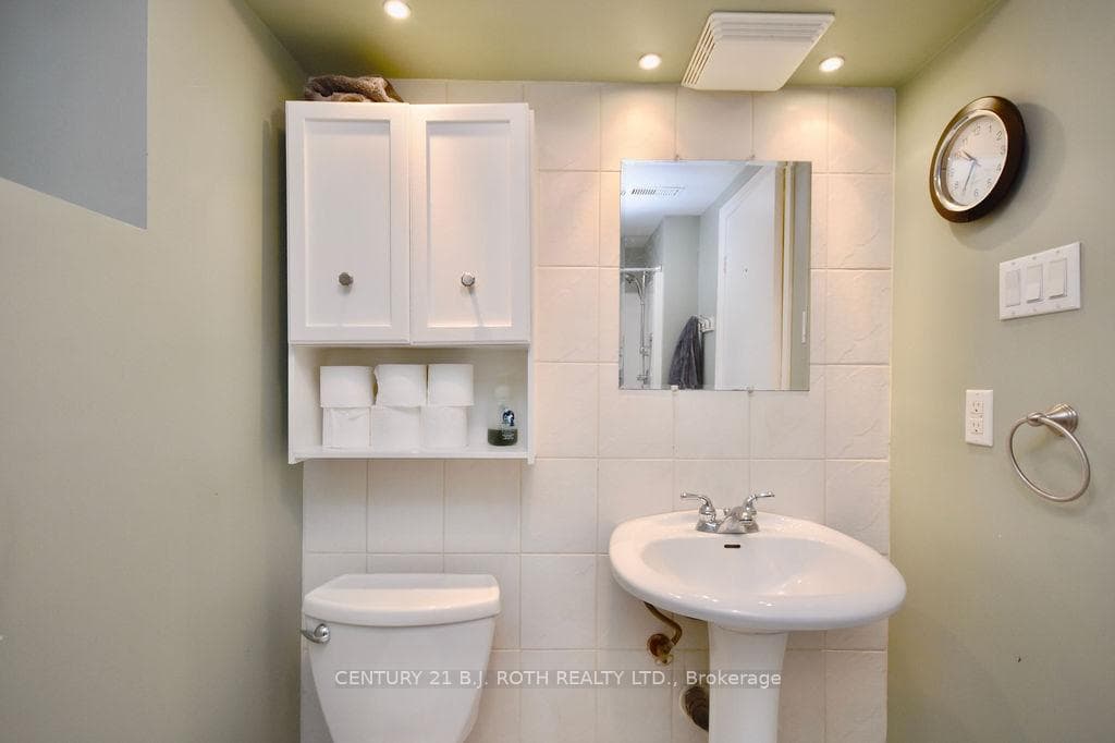 32 Clover Avenue photo 23