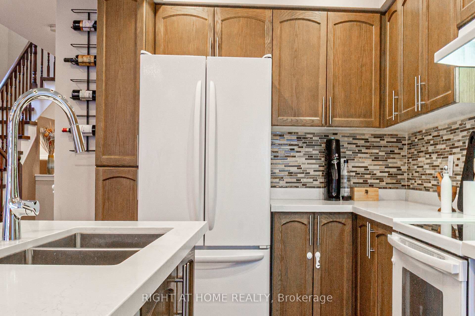 4229 Cole Crescent photo 10
