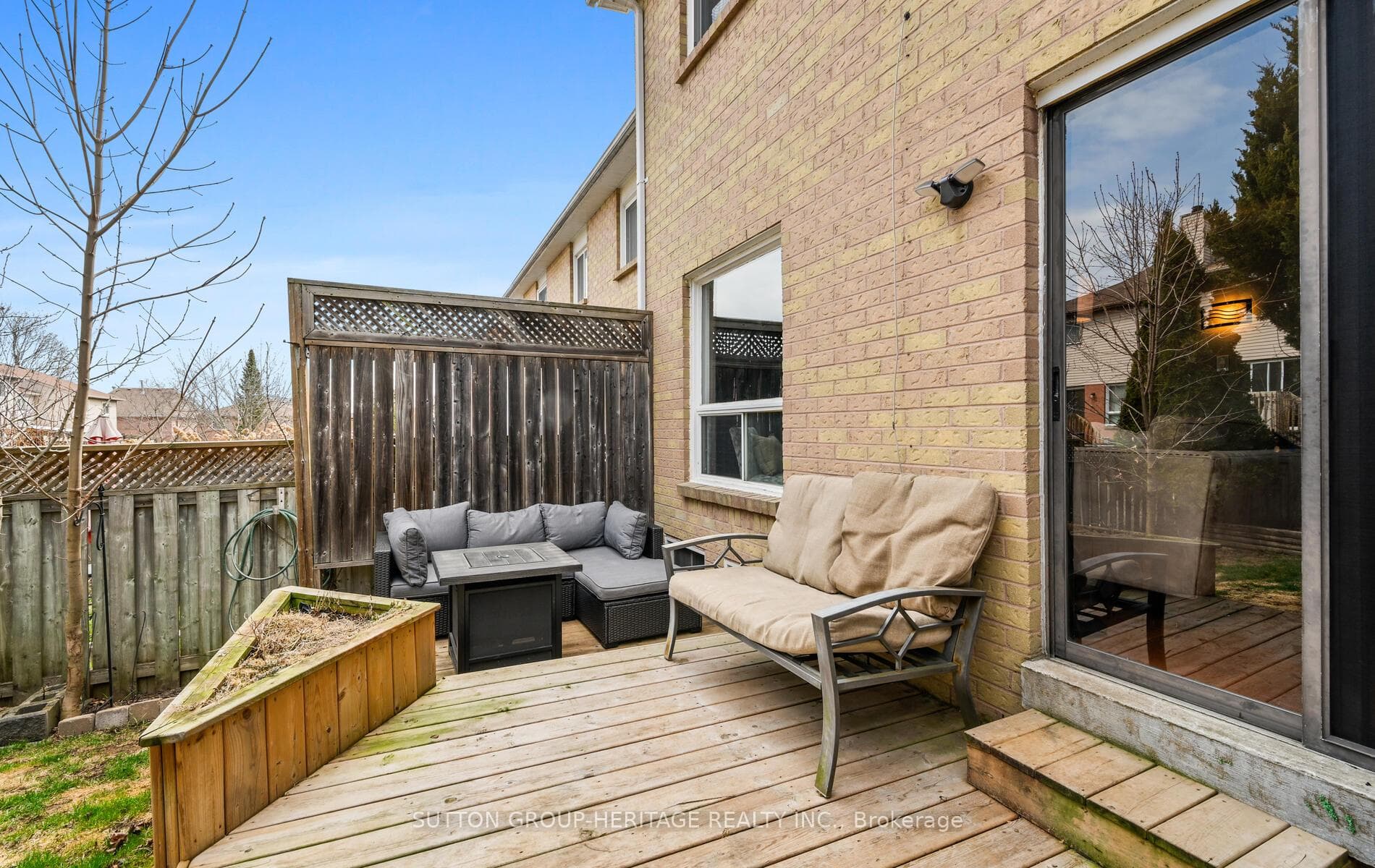 20 Hughes Crescent photo 29