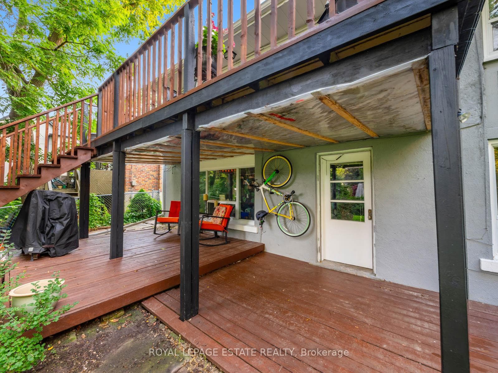 4669 Dundas Street photo 26