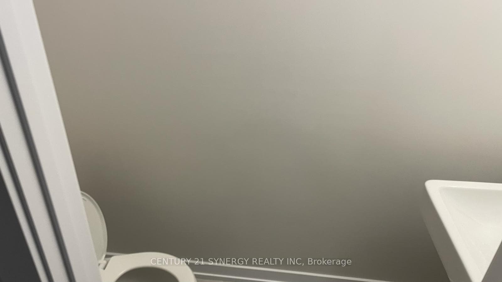 516 Oldenburg Avenue photo 13