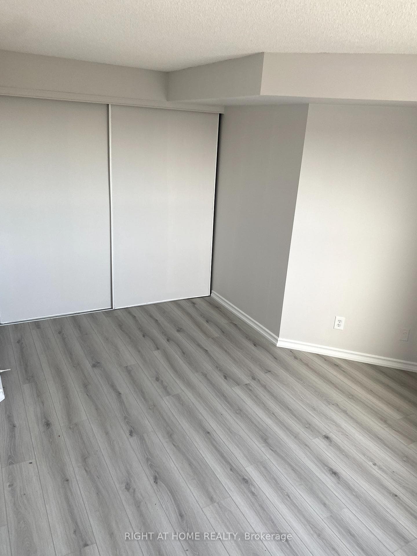 1625 Pickering Parkway Unit 909 photo 15