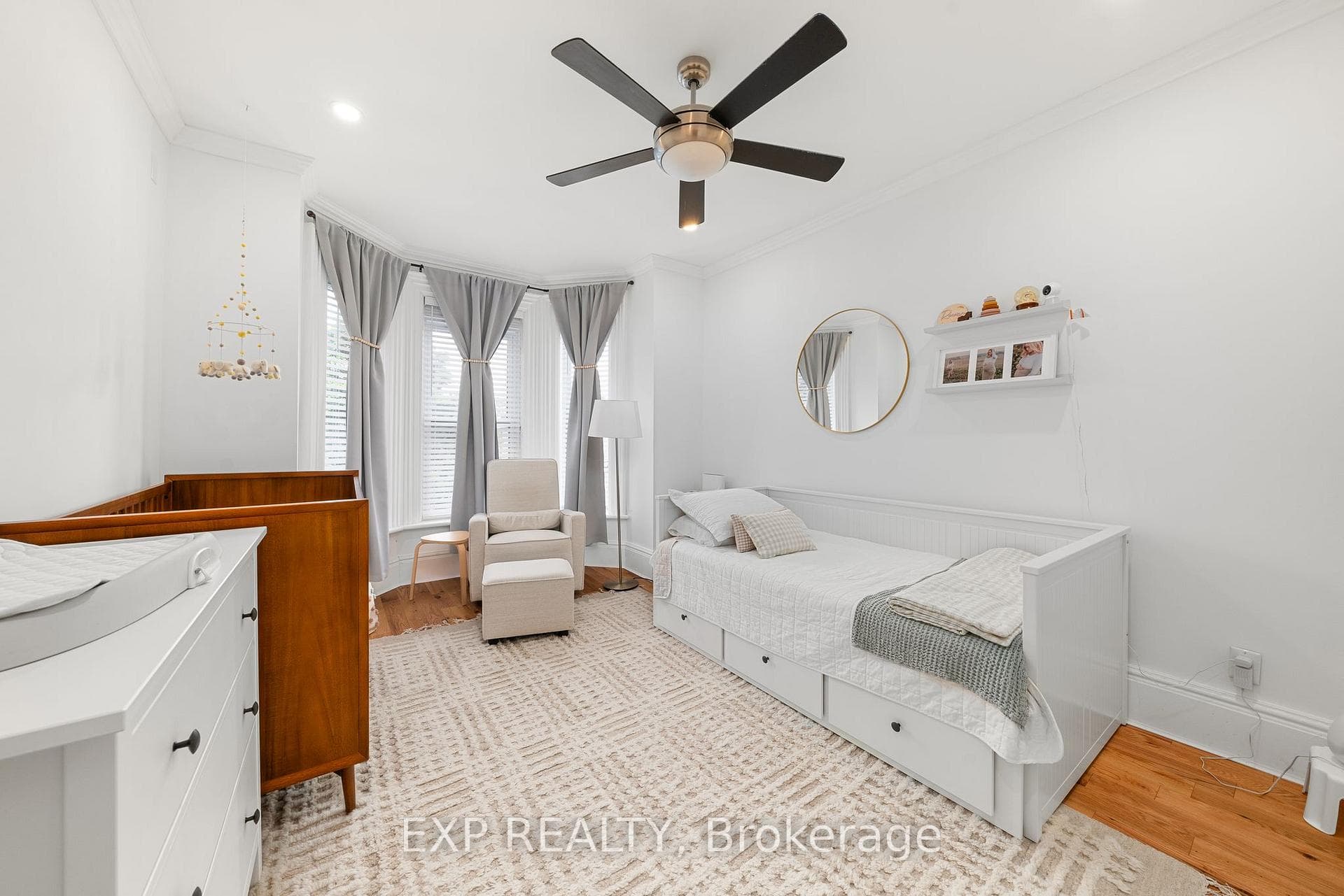 276 William Street photo 23
