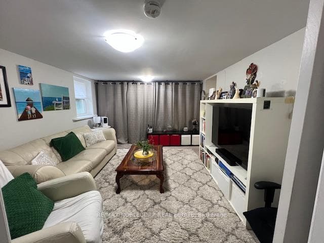 77 Eastlawn Street Unit Lower photo 6