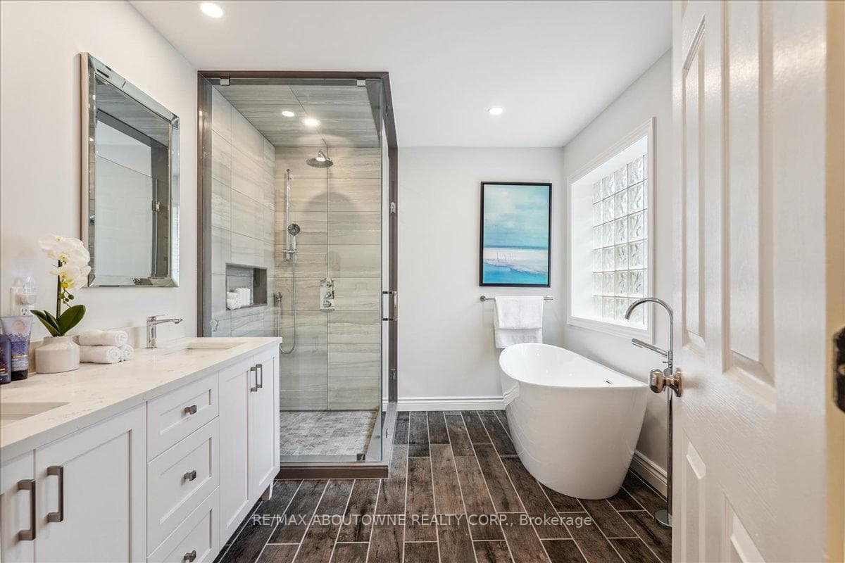 Luxurious Bedroom Retreat