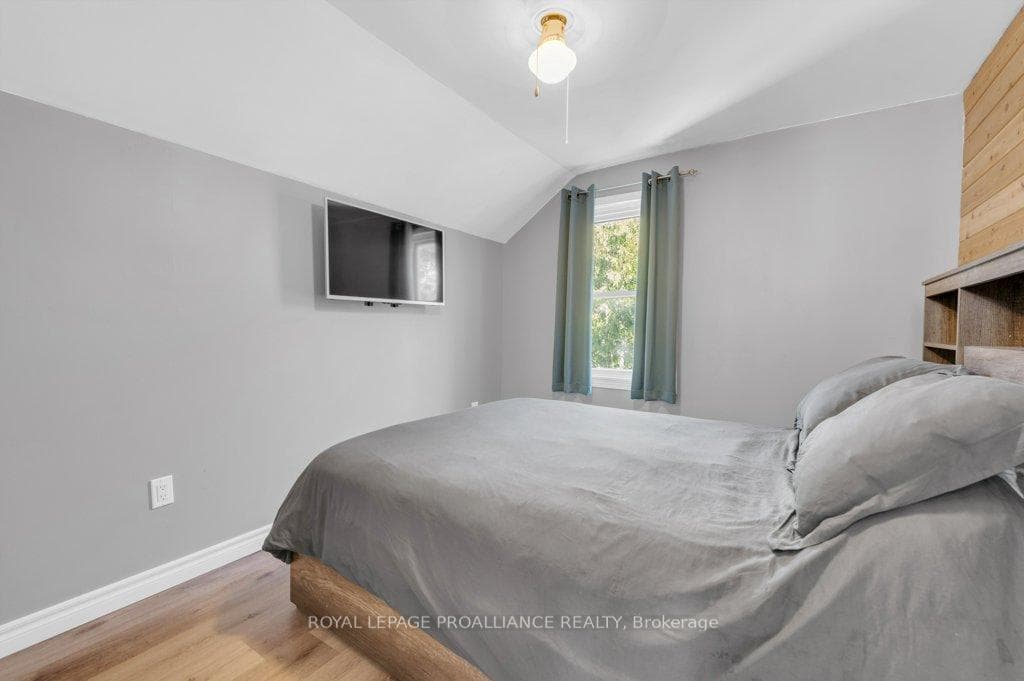11 Queen Lane photo 22