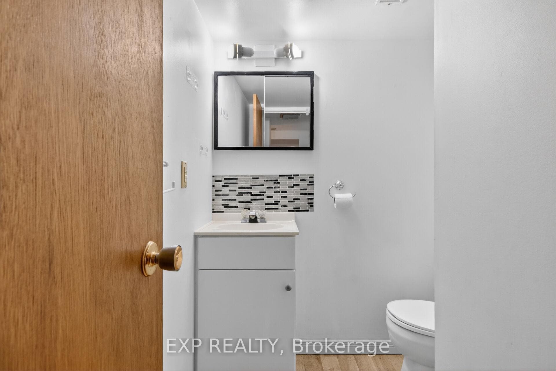 338 William Street photo 40