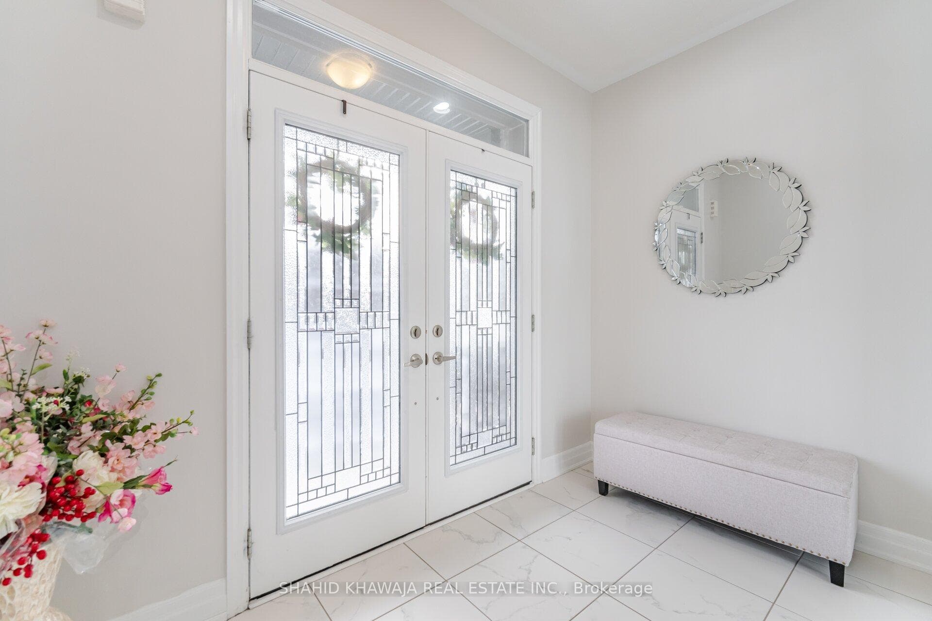 158 Yates Drive photo 3