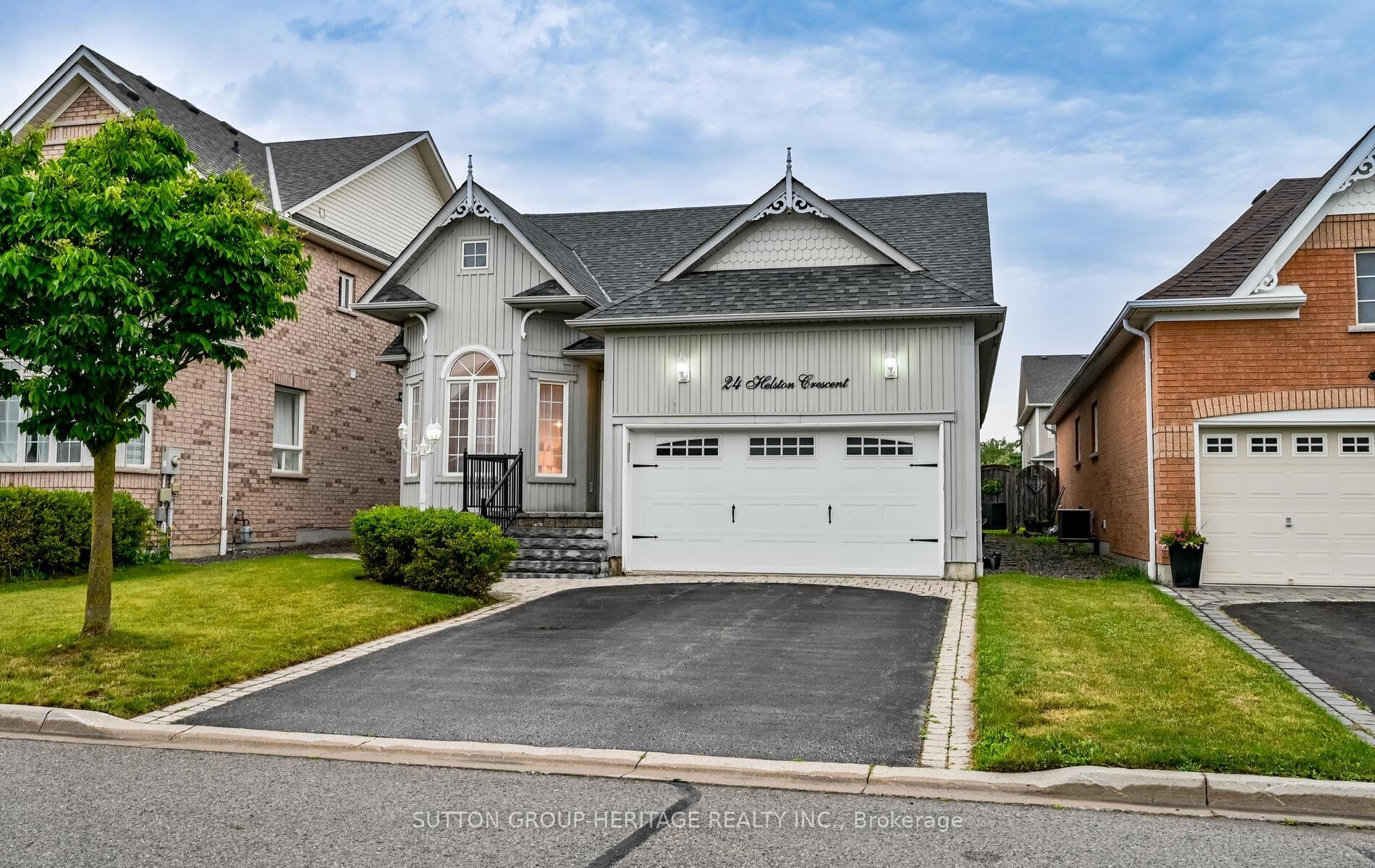 24 Helston Crescent photo 3
