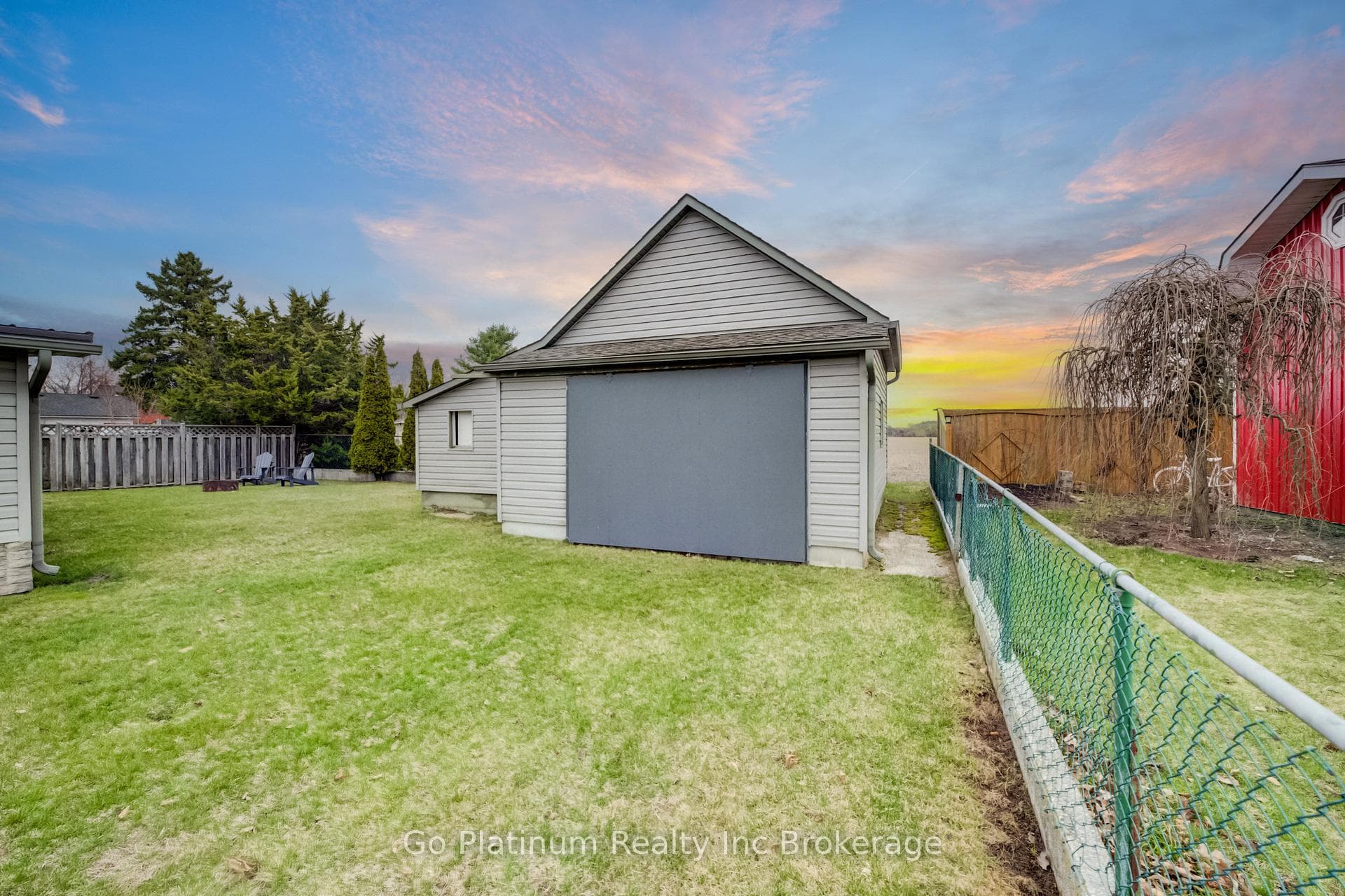 9028 Plank Road photo 32