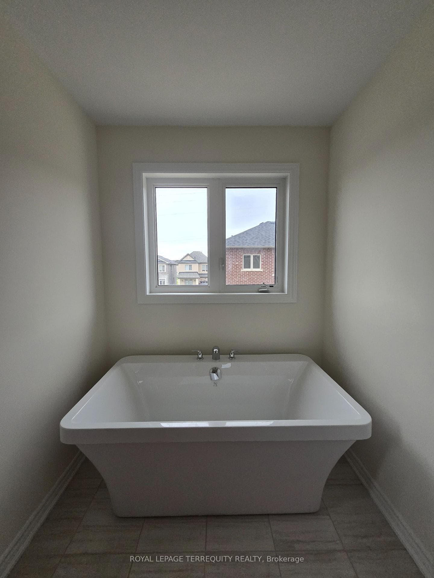 1133 Marathon Avenue photo 25