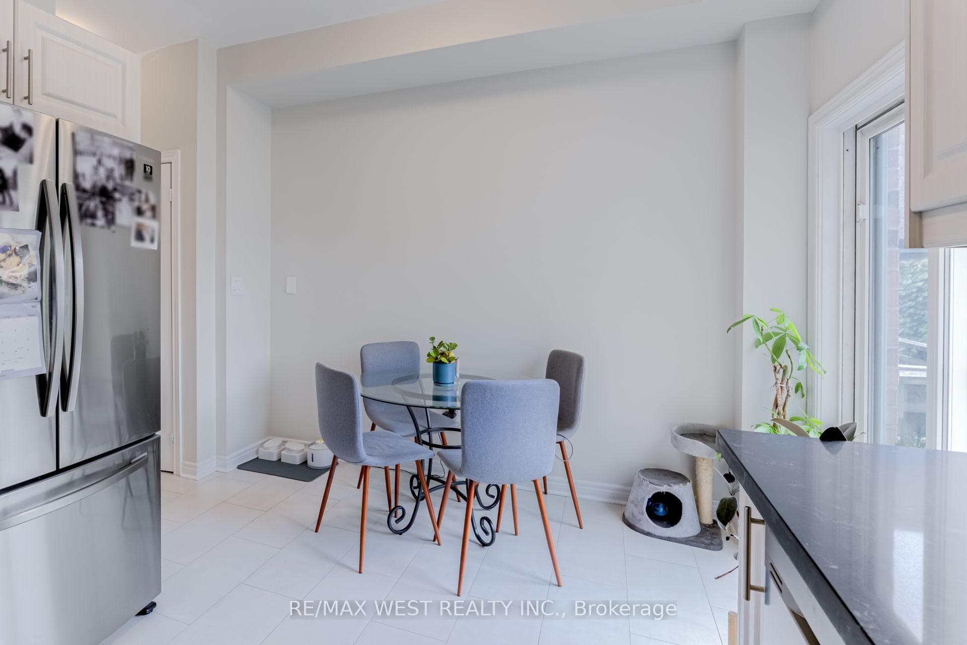 12 Grogan Mews photo 6