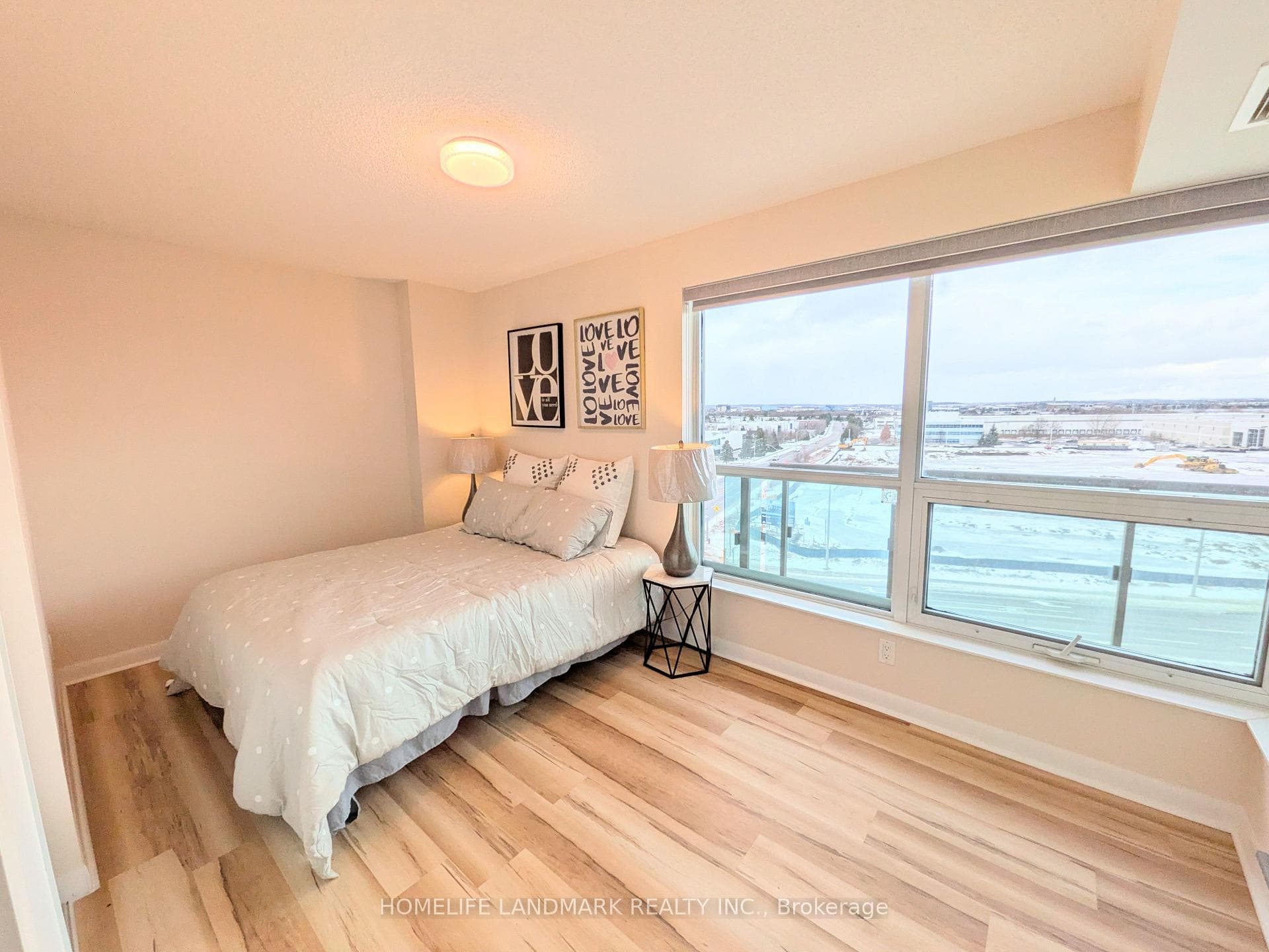 75 Norman Bethune Avenue Unit 718 photo 9