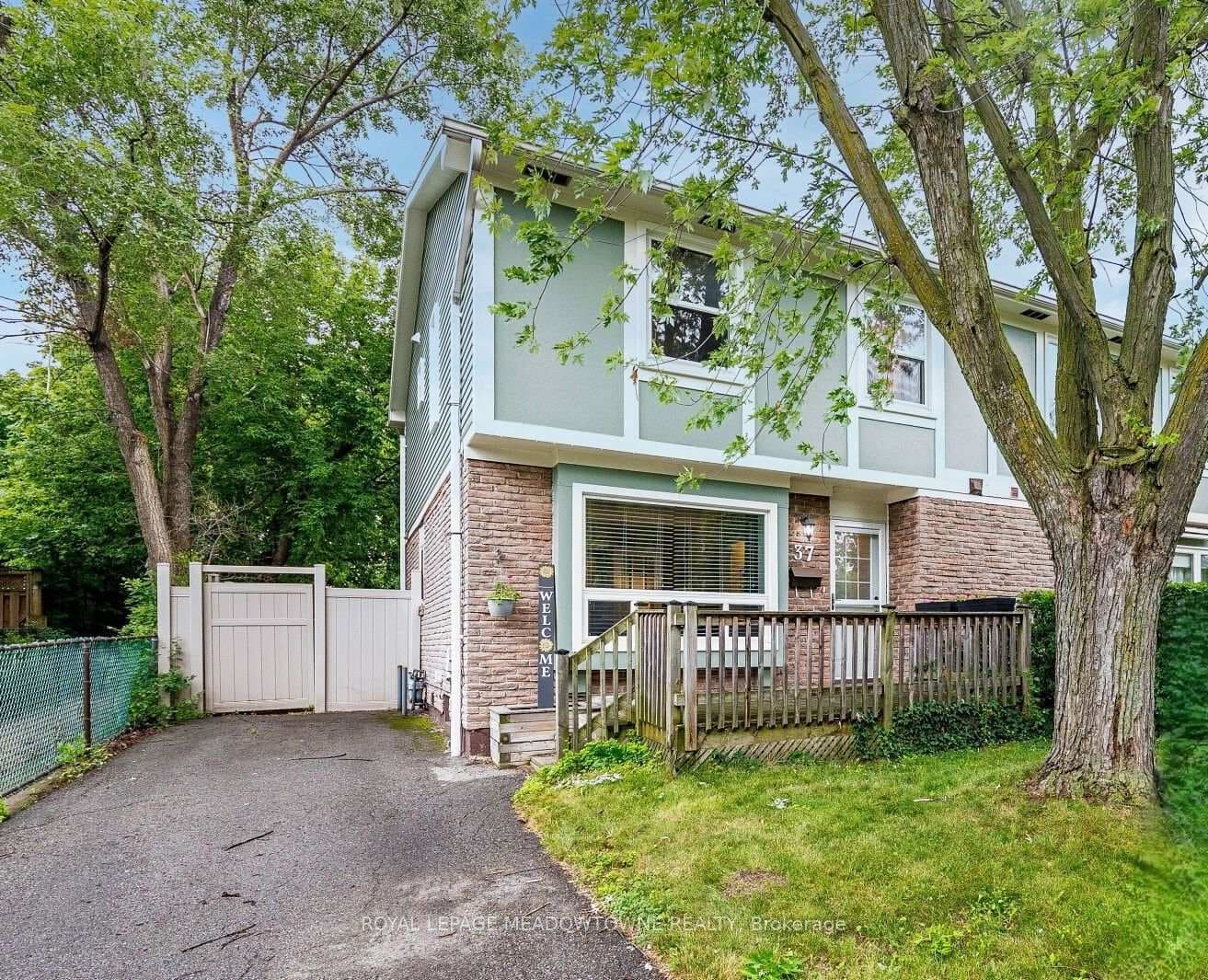 37 Salisbury Circle photo 1
