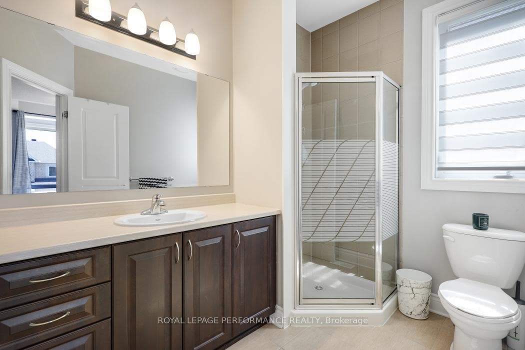 732 LAKEBREEZE Circle photo 32
