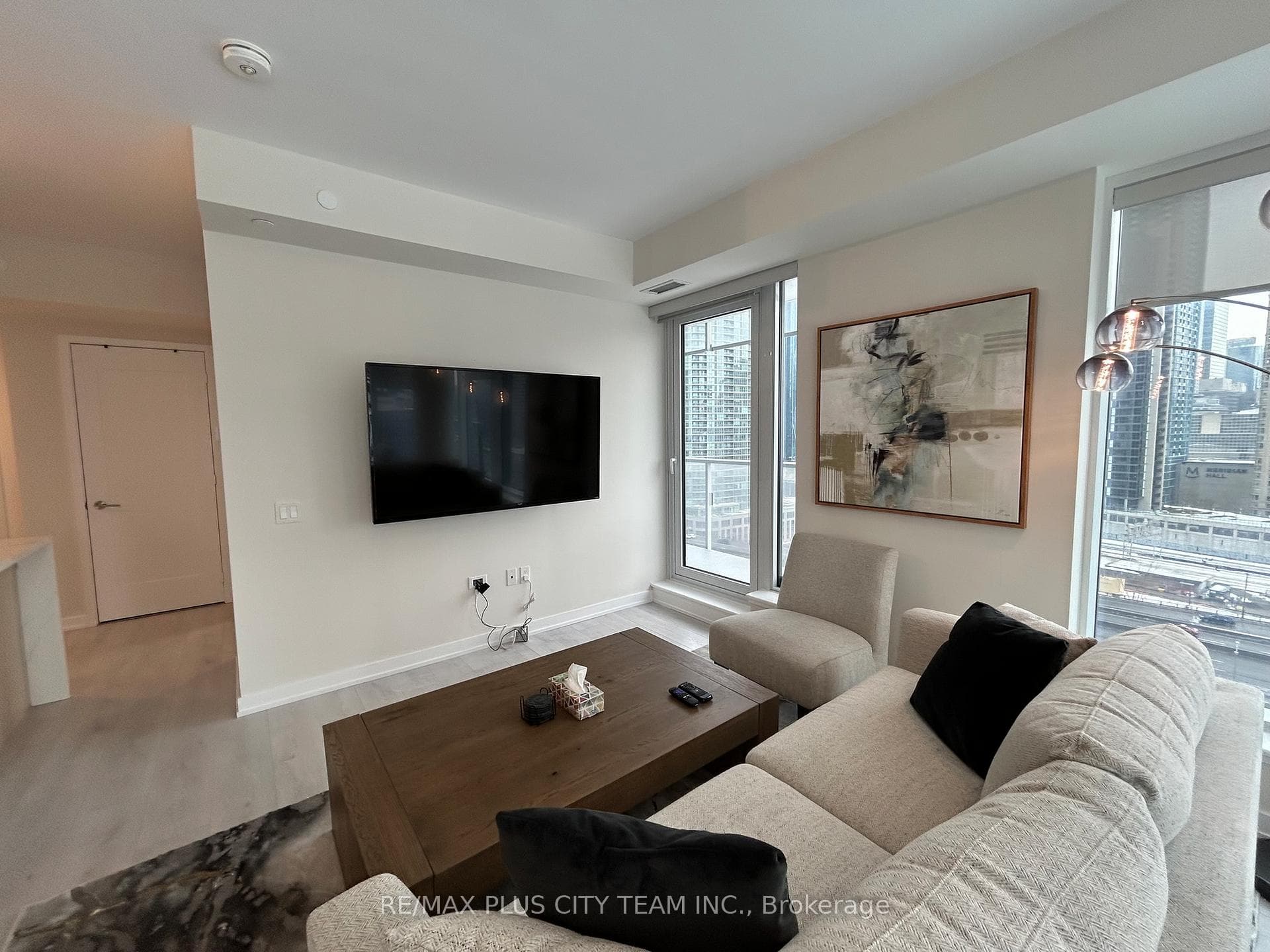 28 Freeland Street Unit 1407 photo 2