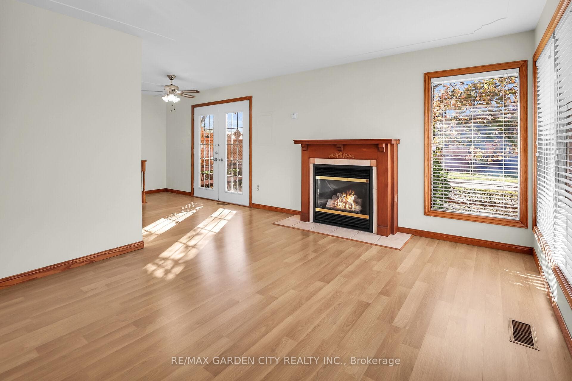 71 Grenadier Drive photo 6