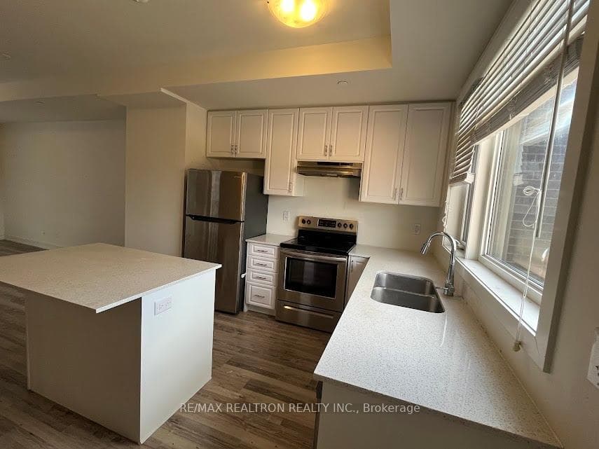 370H Red Maple Road Unit TH9 photo 4