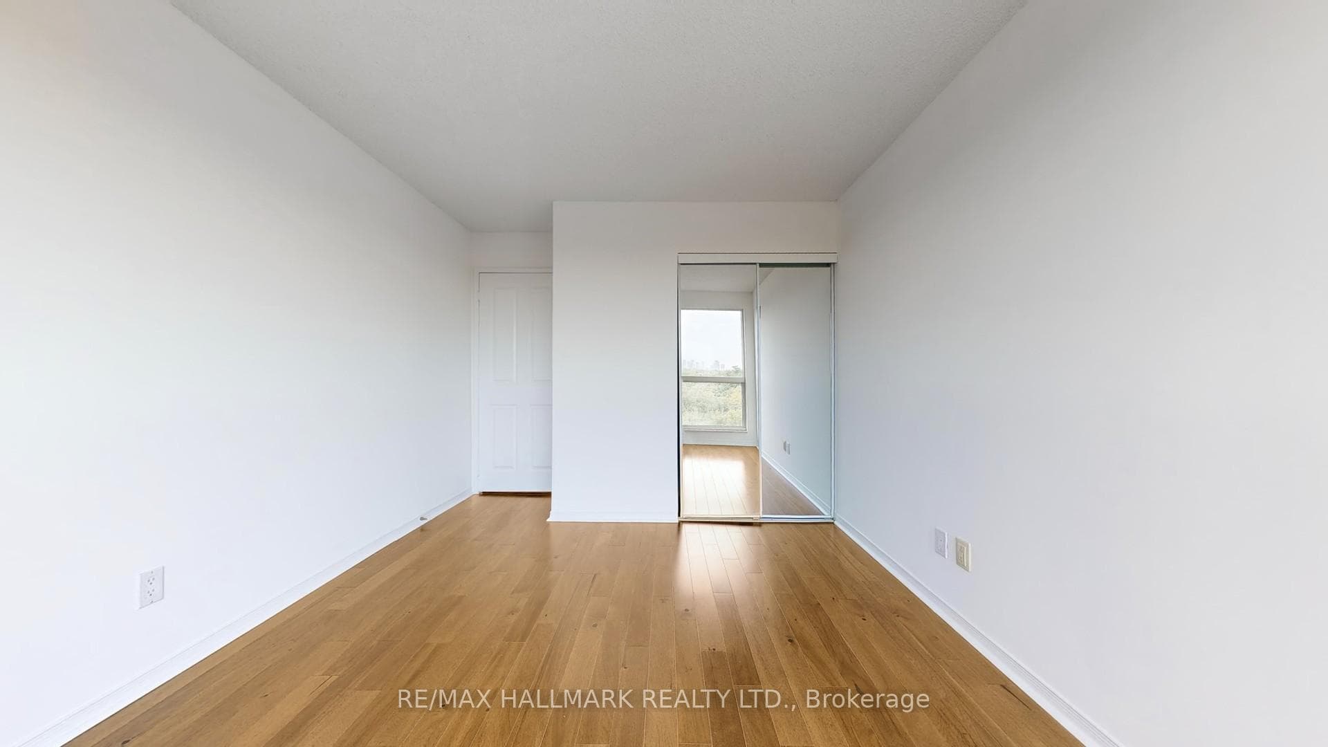1800 The Collegeway Way Unit 807 photo 18