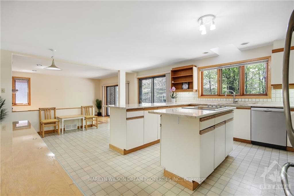 65 MACNABB Place photo 10