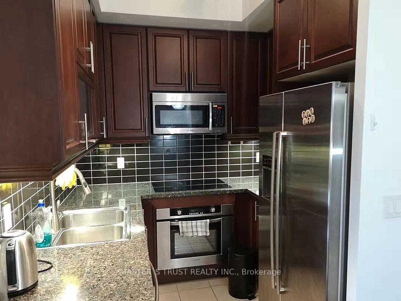 35 Balmuto Street Unit 1607 photo 3