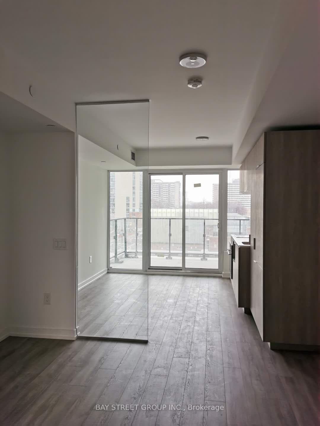 77 Shuter Street Unit 309 photo 4