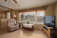 413 SHANNON Boulevard photo 3